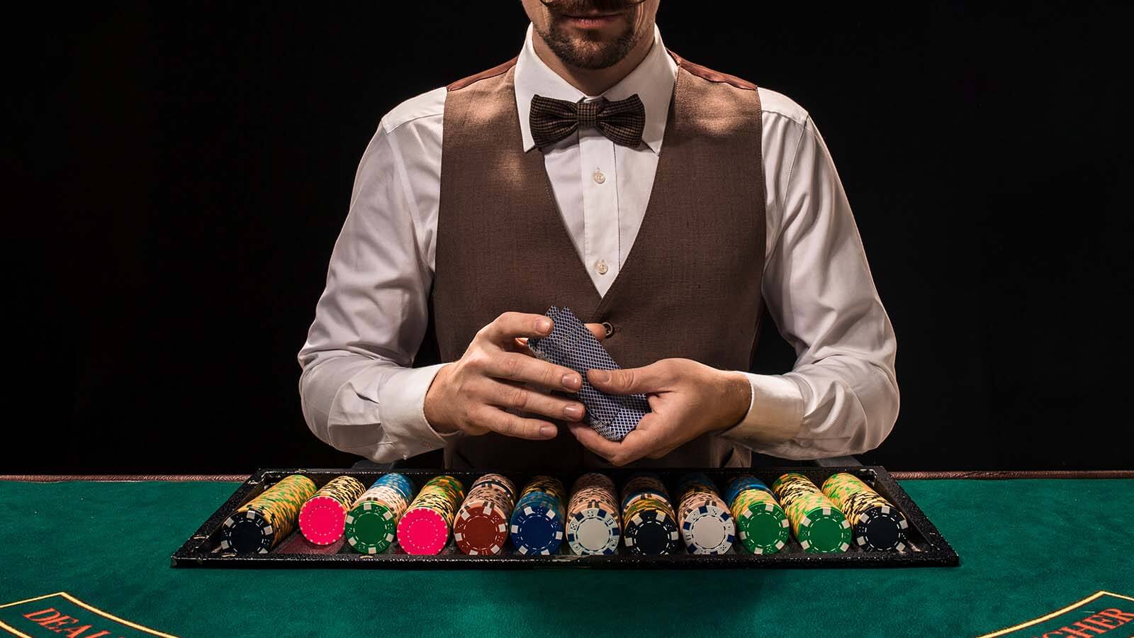 How to Play Baccarat Like an Expert
