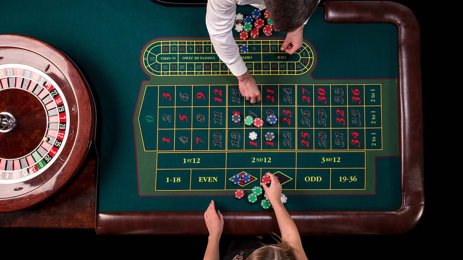 roulette odds black or red strategy